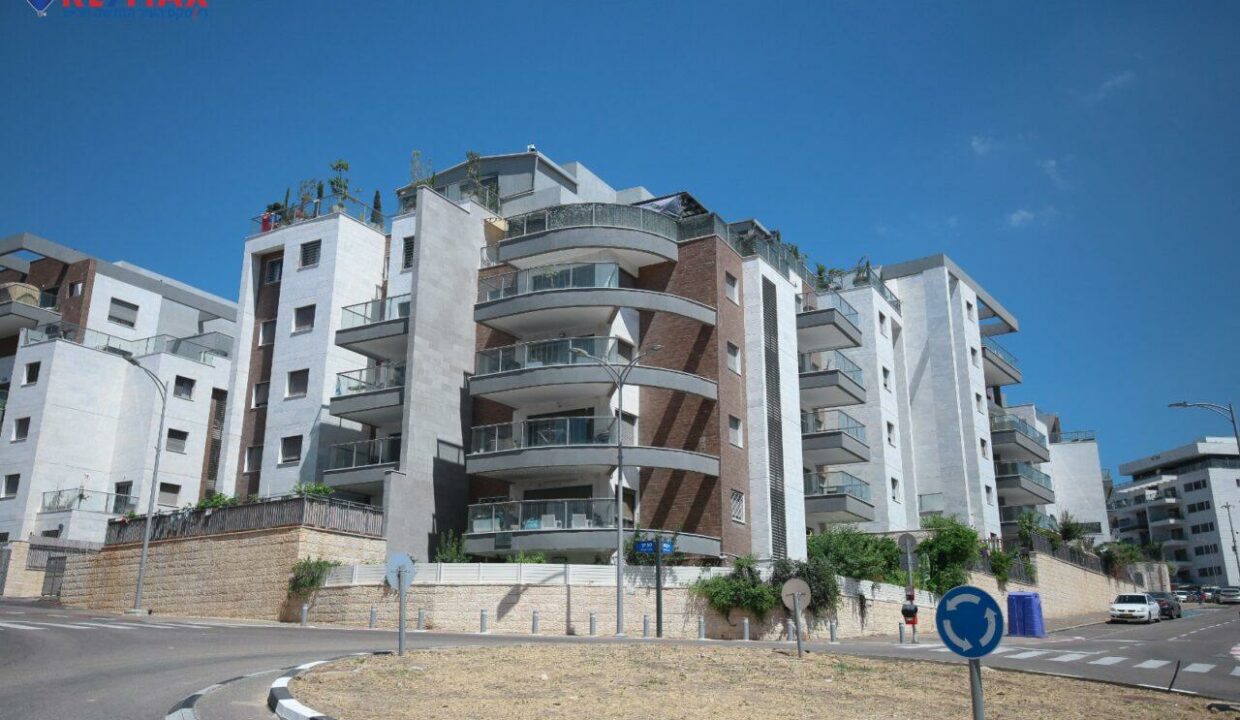 425363888_1136836794426574_23669852340947602_n