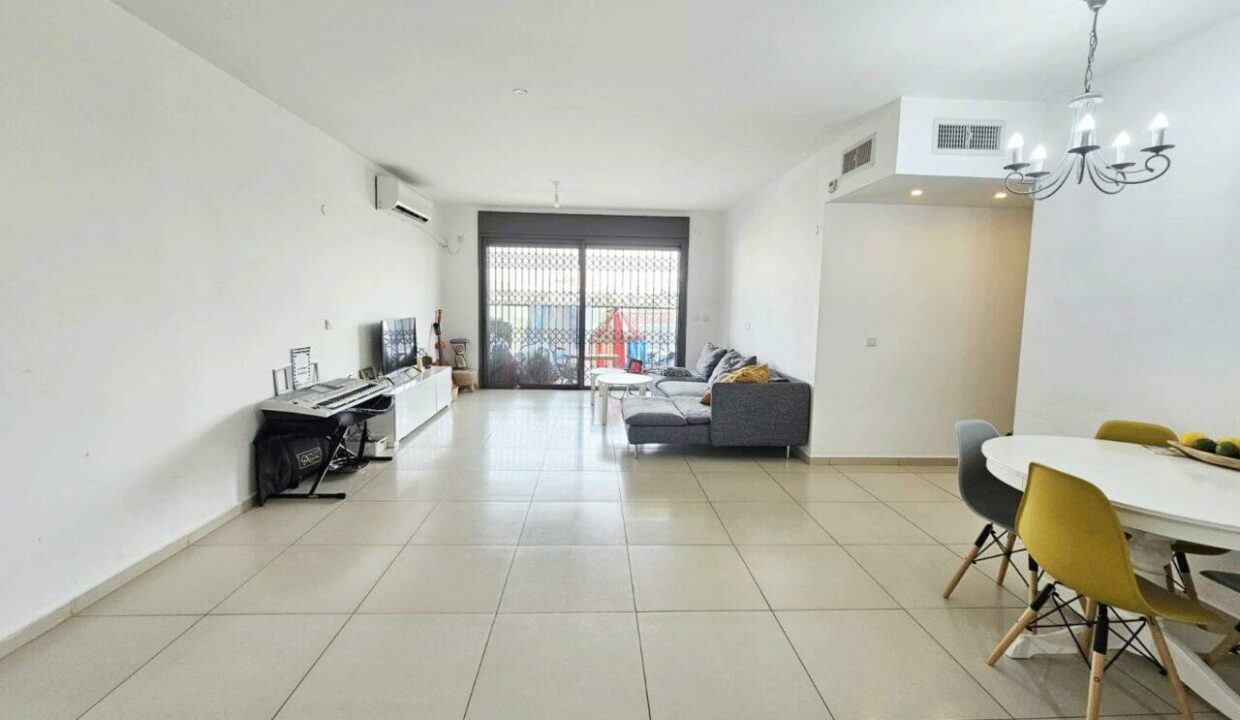 WhatsApp Image 2023-10-25 at 10.06.13