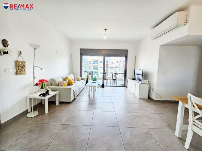 למכירה בחריש דירת 4 חדרים בשכונת אבני חן