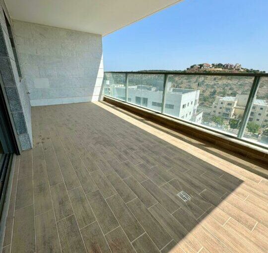 למכירה בחריש דירת 5 חדרים בשכונת אבני חן קבלן שיכון ובינוי