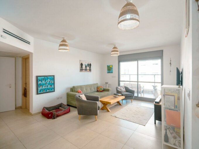 למכירה בחריש דירת 4 חדרים בשכונת אבני חן