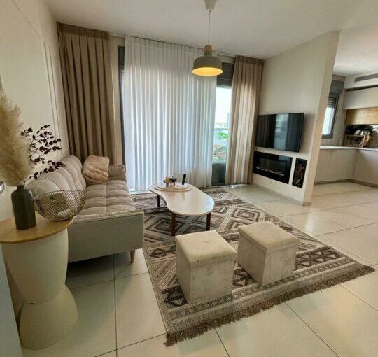 למכירה בחריש דירת 3 חדרים בשכונת הפרחים קבלן אפריקה ישראל