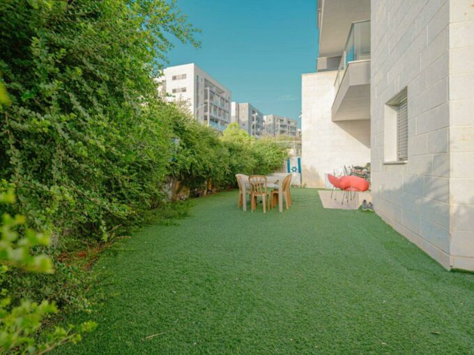 למכירה בחריש דירת 5 חדרים בשכונת אבני חן