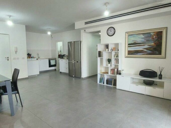 למכירה בחריש דירת 4 חדרים בשכונת מעו׳׳ף