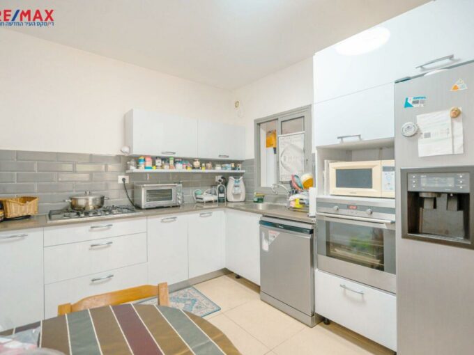 למכירה בחריש דירת 4 חדרים בשכונת אבני חן