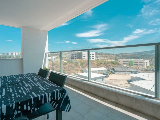 למכירה בחריש דירת 5 חדרים בשכונת בצוותא