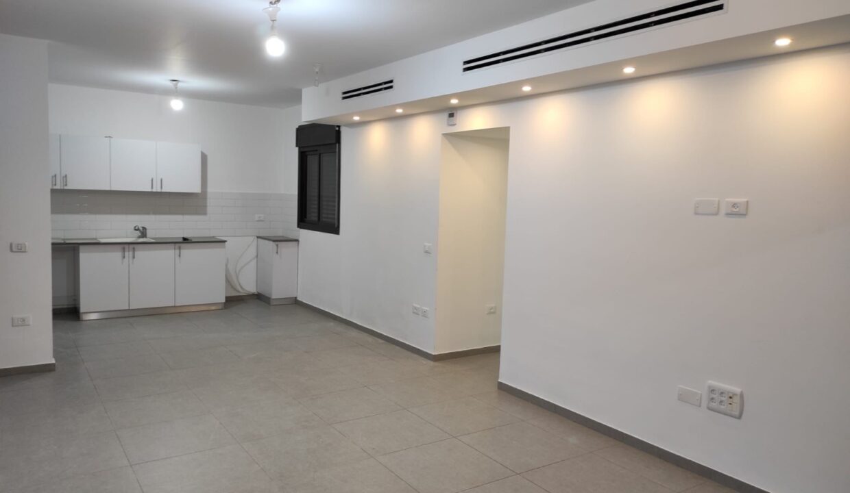 WhatsApp Image 2024-08-20 at 10.04.43 (2)