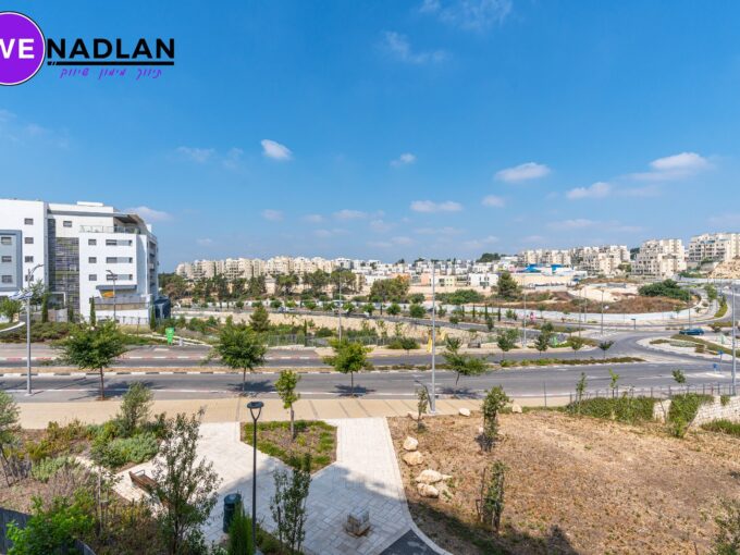 למכירה בחריש דירת 5 חדרים בשכונת הפרחים