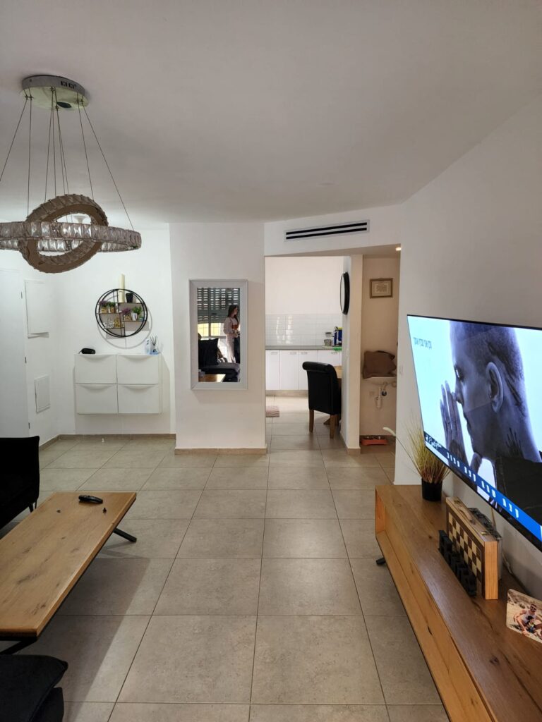 למכירה דירת גן 4 חדרים צופה לנוף מקסים