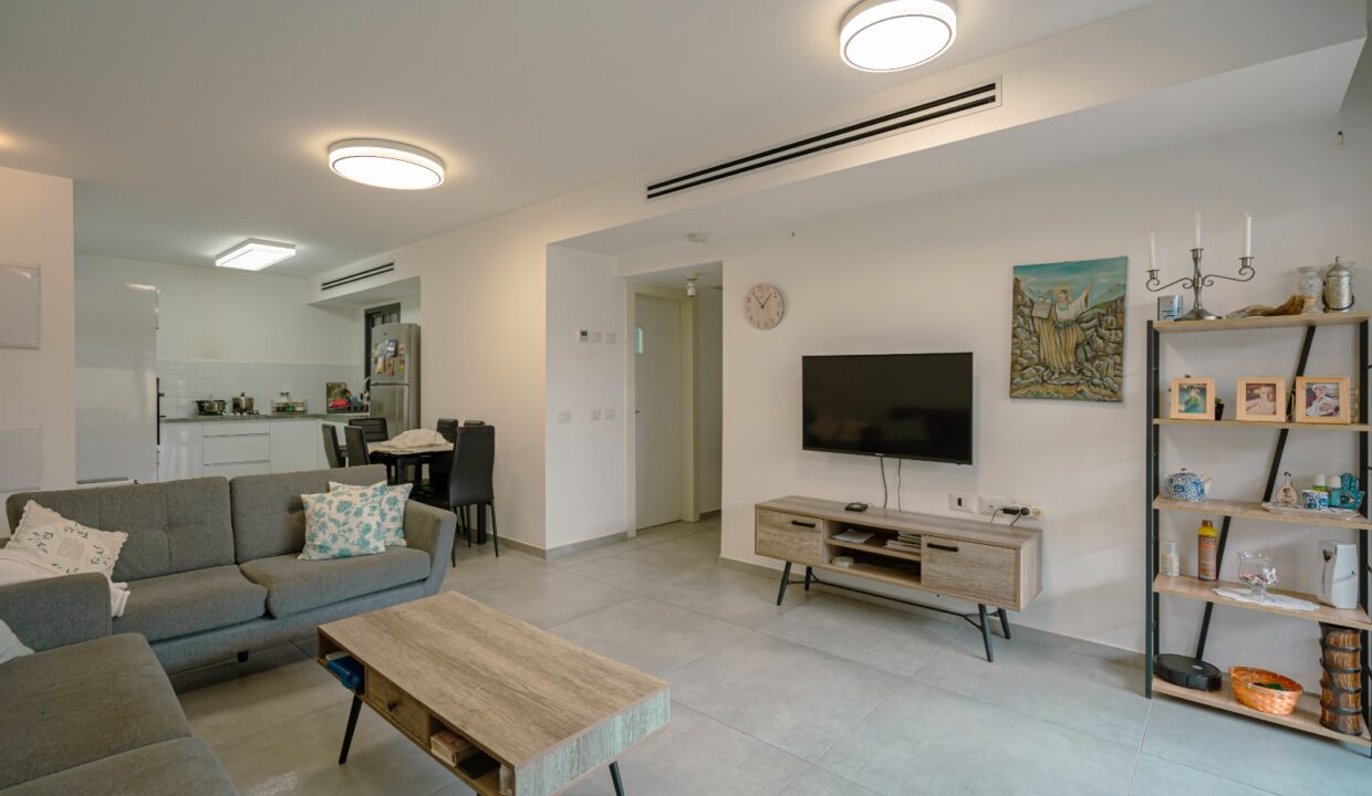 a165d01a-cebd-4a1b-8b6d-388159577689