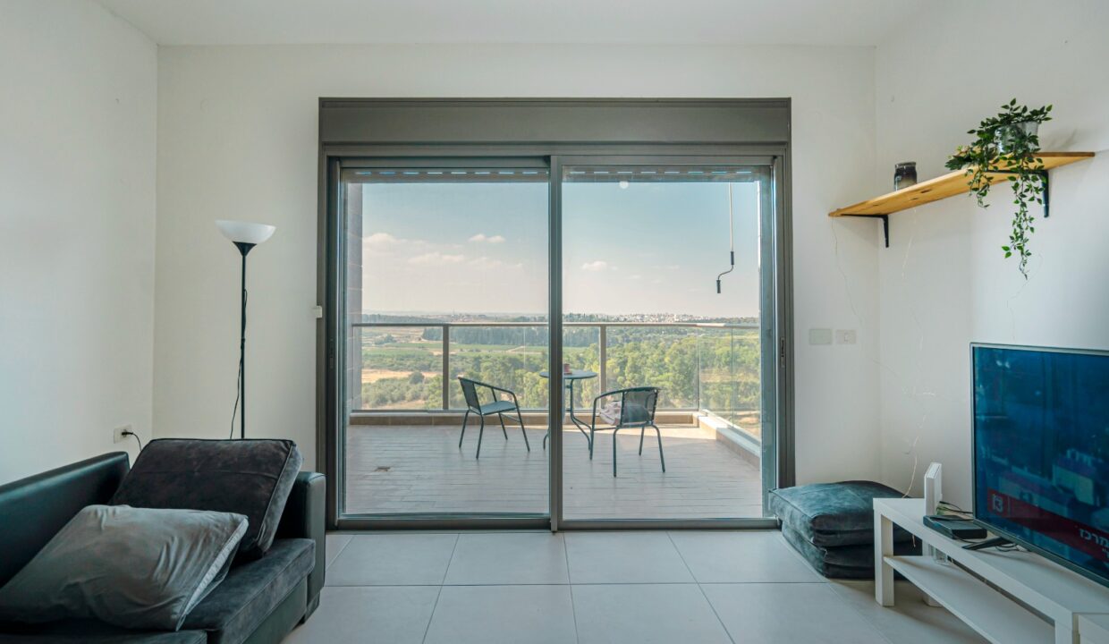 af0c3180-c76d-4efa-9688-dc7ea0fa5a42