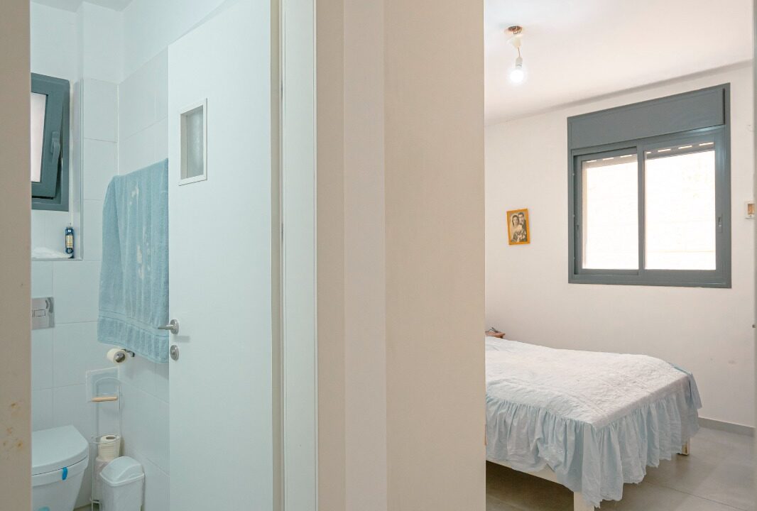 c5a72c3e-1bb2-434a-8b3b-16833b3522d2