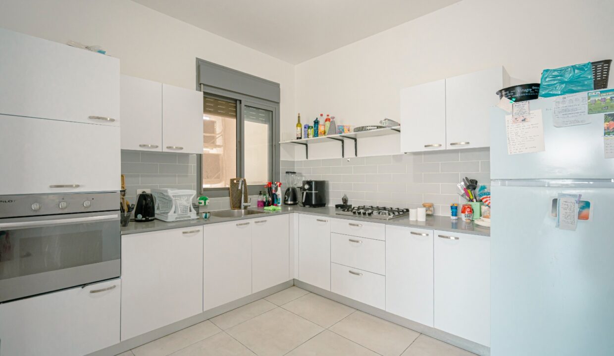 f43a1dea-b949-4365-aa4d-e11744325c32