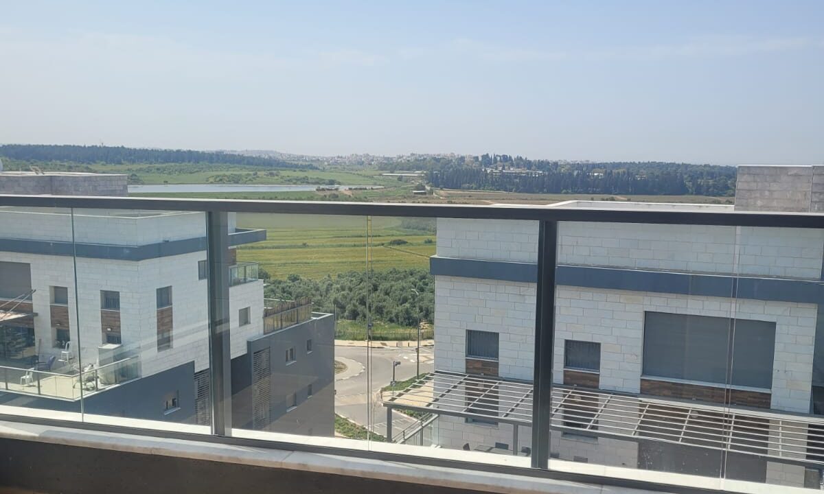 אחודת 4 תמונה 1