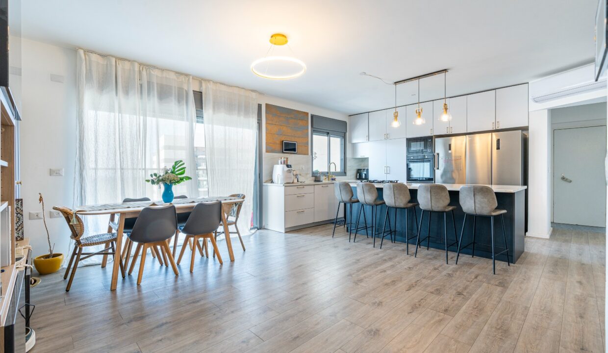 WhatsApp Image 2024-10-30 at 19.42.13 (2)