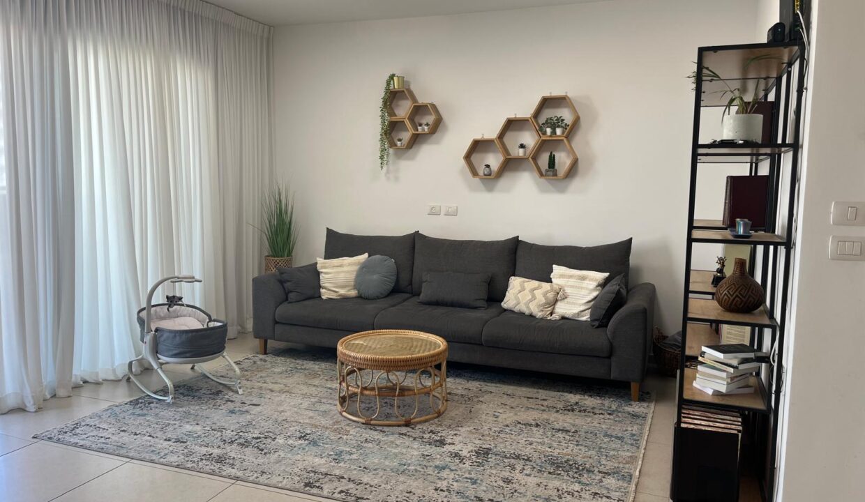 WhatsApp Image 2024-12-15 at 21.08.48 (1)