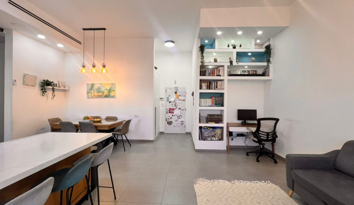 WhatsApp Image 2024-12-16 at 15.04.35 (1)