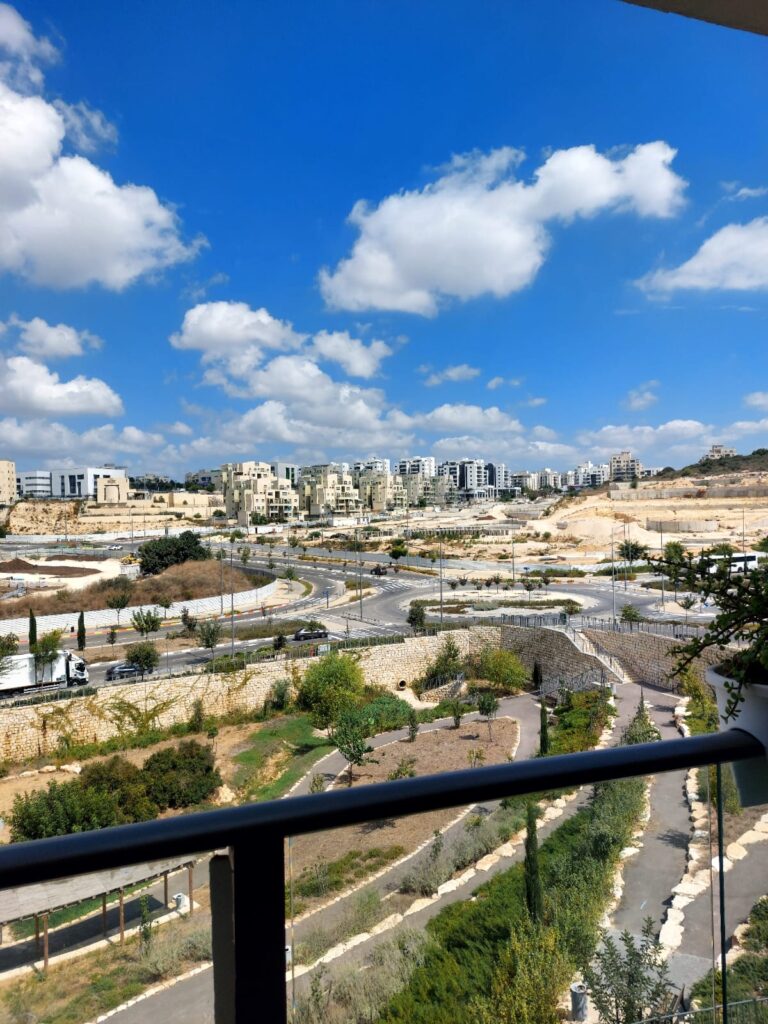 למכירה בחריש