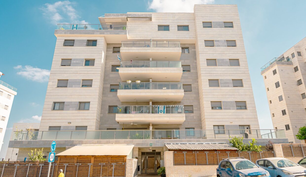 WhatsApp Image 2024-12-25 at 10.50.51 (1)