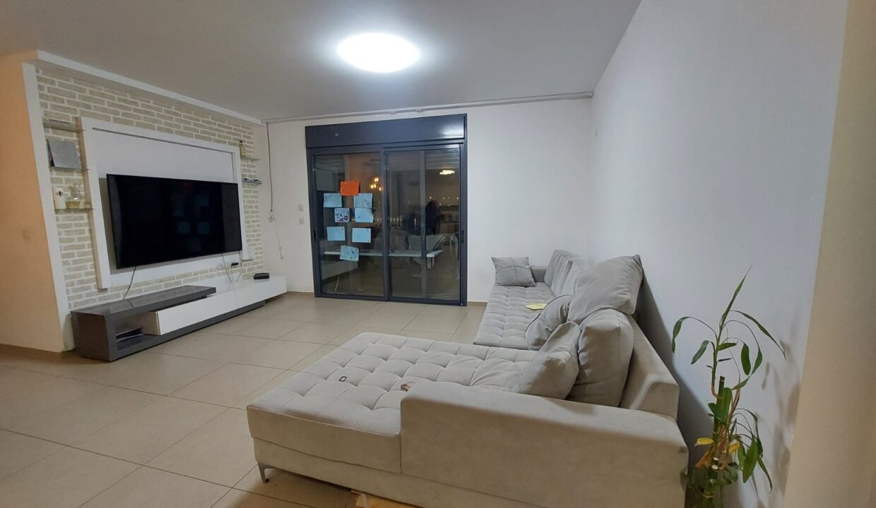 WhatsApp Image 2025-01-21 at 10.29.04 (1)