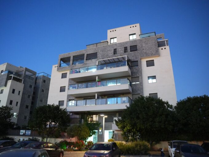 למכירה בחריש דירת 4 חדרים בשכונת החורש קבלן רייסדור