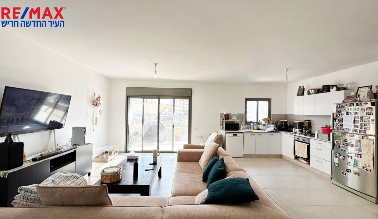 WhatsApp Image 2025-02-09 at 11.15.32