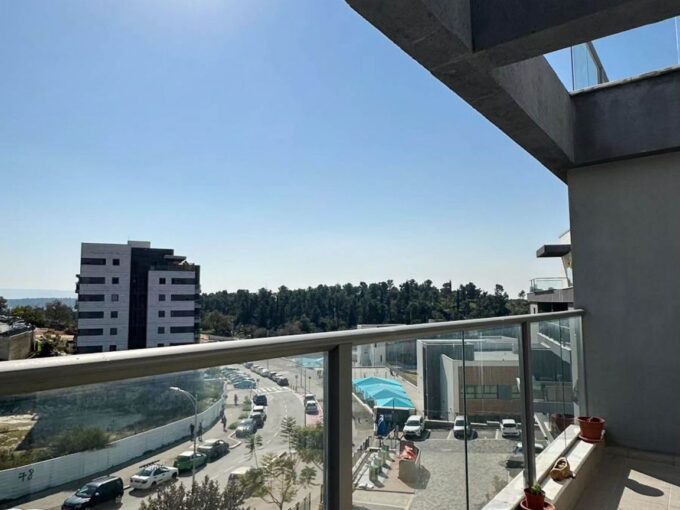 למכירה בחריש דירת 4 חדרים בשכונת הפרחים