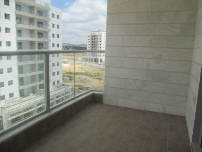 למכירה בחריש דירת 4 חדרים בשכונת מעו׳׳ף