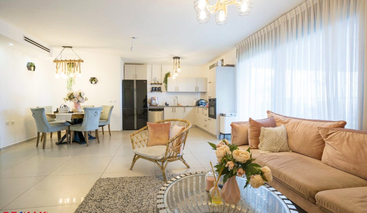 WhatsApp Image 2025-03-11 at 14.38.26