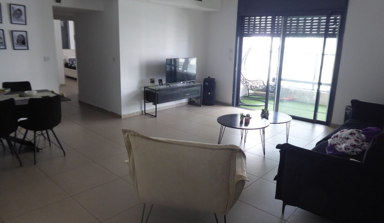 WhatsApp Image 2025-03-19 at 13.54.04 (1)