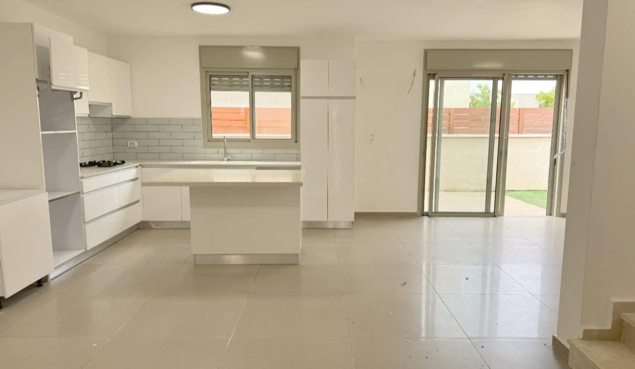 WhatsApp Image 2025-05-07 at 11.55.31