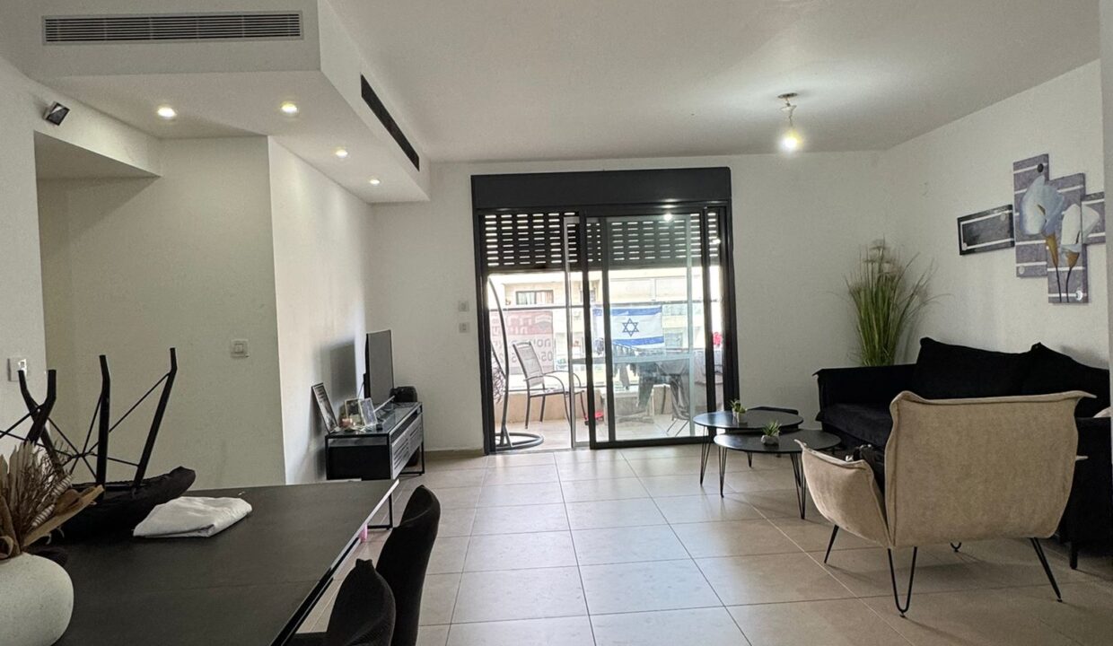 WhatsApp Image 2025-05-14 at 15.08.44 (1)