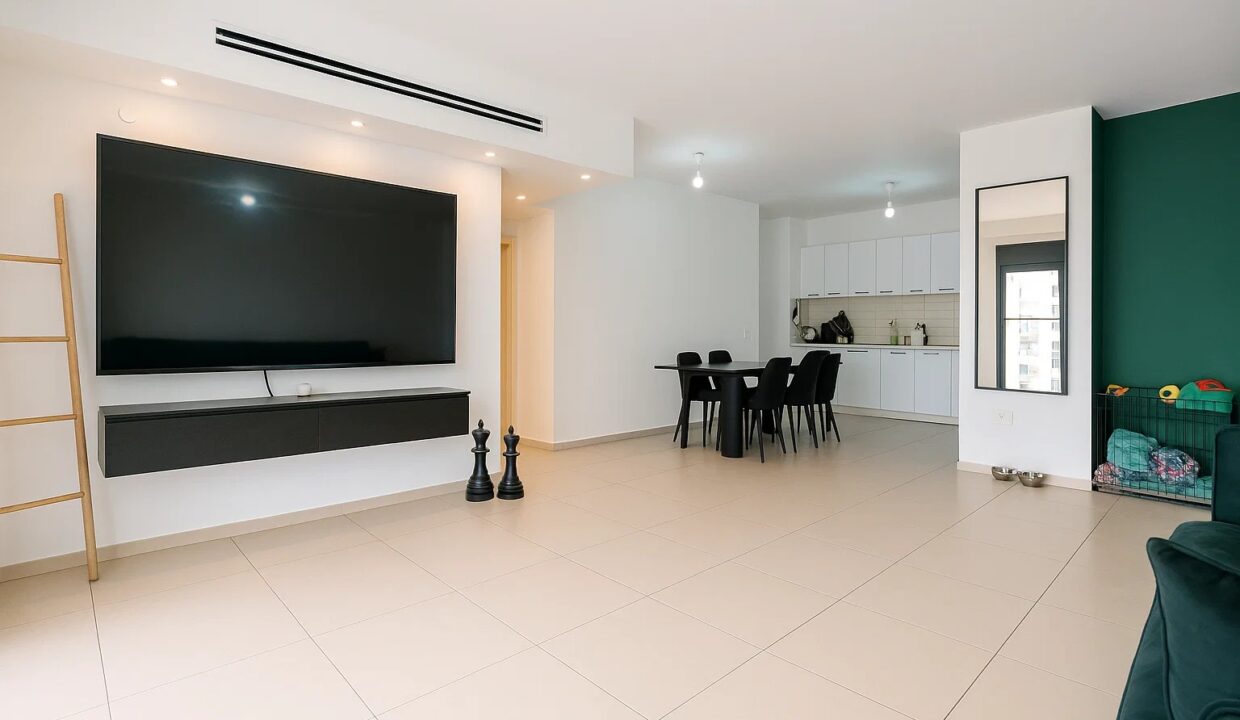 WhatsApp Image 2025-05-26 at 09.01.36 (1)