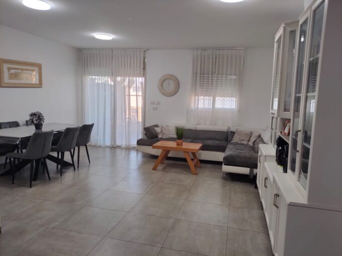 למכירה בחריש דירת 4 חדרים בשכונת החורש קבלן לעבדך באמת