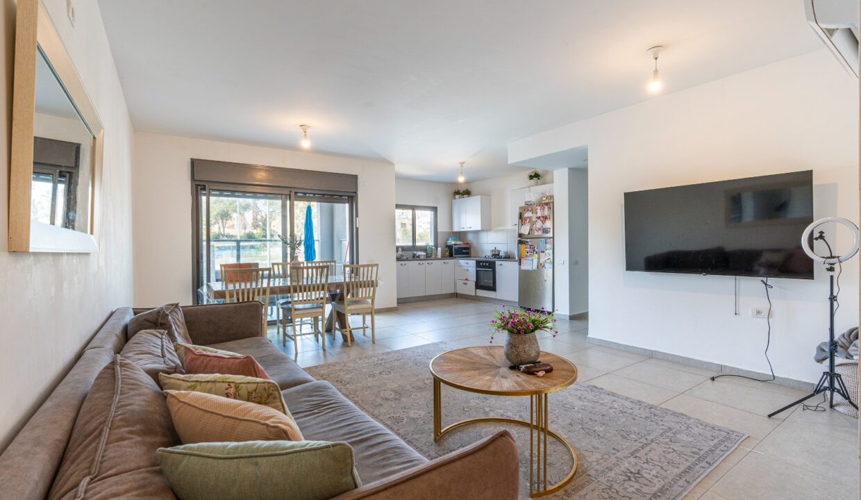 WhatsApp Image 2025-03-25 at 11.53.51 (4)