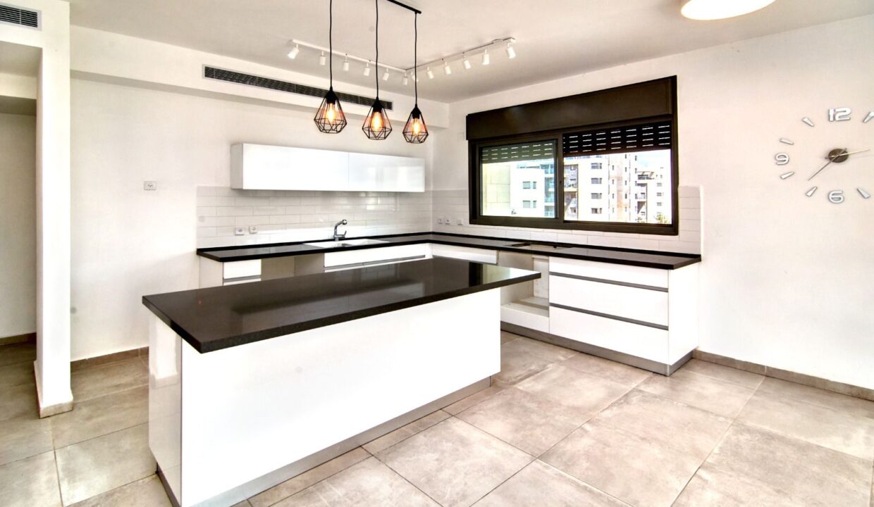 WhatsApp Image 2025-05-22 at 14.13.00 (2)