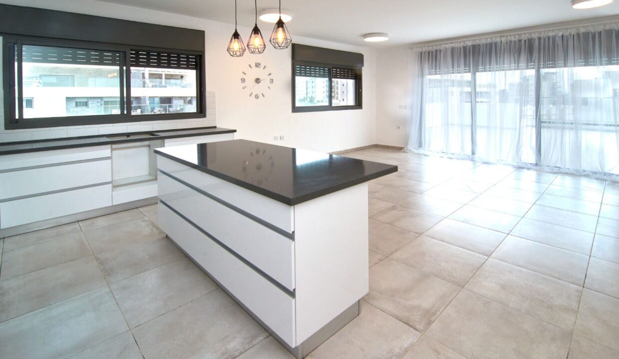 WhatsApp Image 2025-05-22 at 14.13.00 (3)