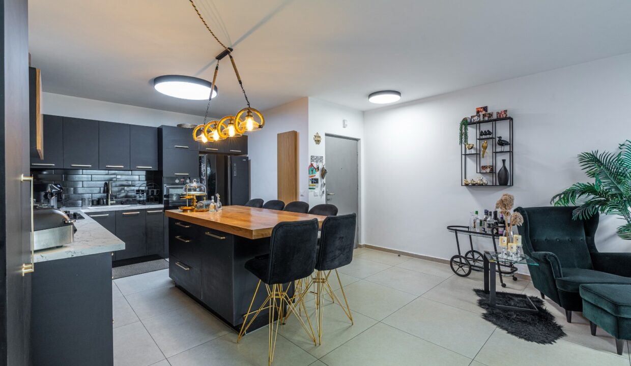 WhatsApp Image 2025-05-31 at 21.08.48