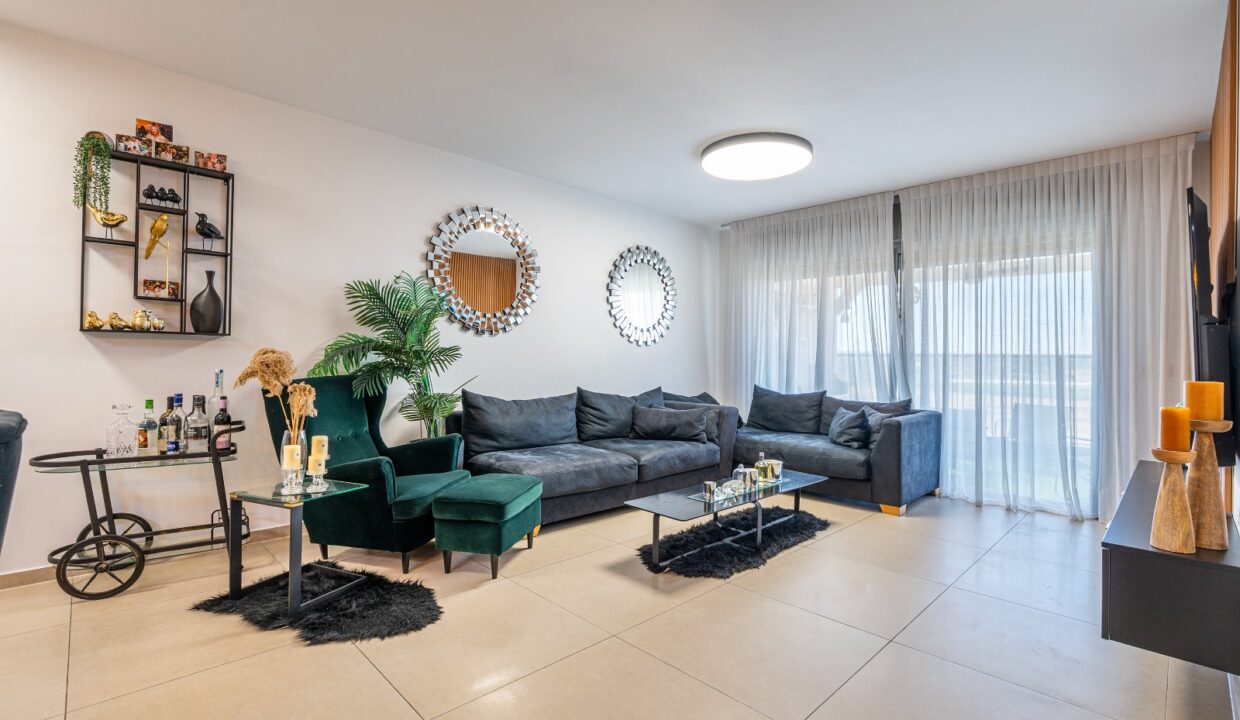 WhatsApp Image 2025-05-31 at 21.08.50 (1)