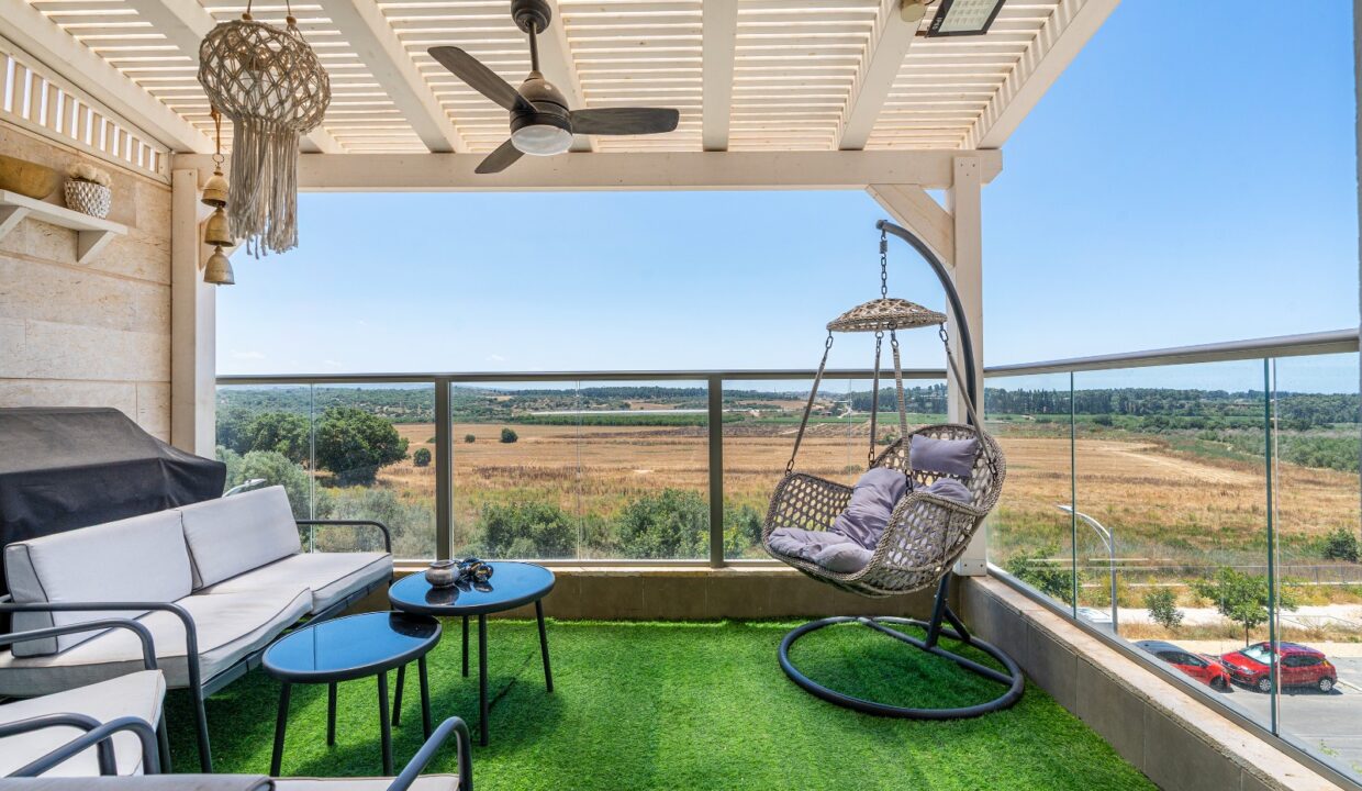 WhatsApp Image 2025-05-31 at 21.08.52 (1)