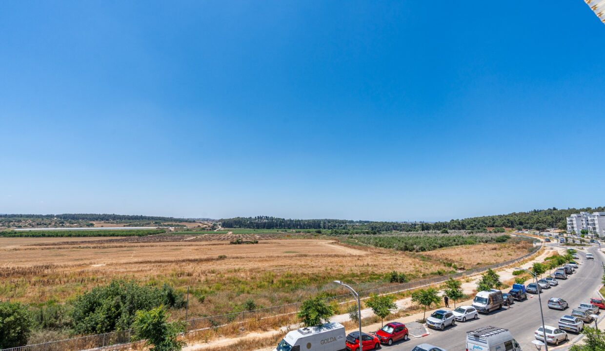 WhatsApp Image 2025-05-31 at 21.08.52 (2)