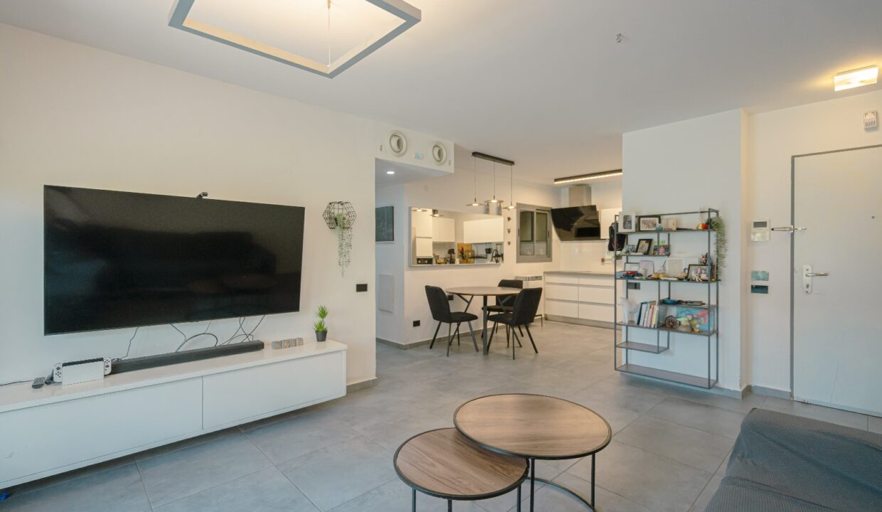 WhatsApp Image 2025-06-03 at 11.33.04