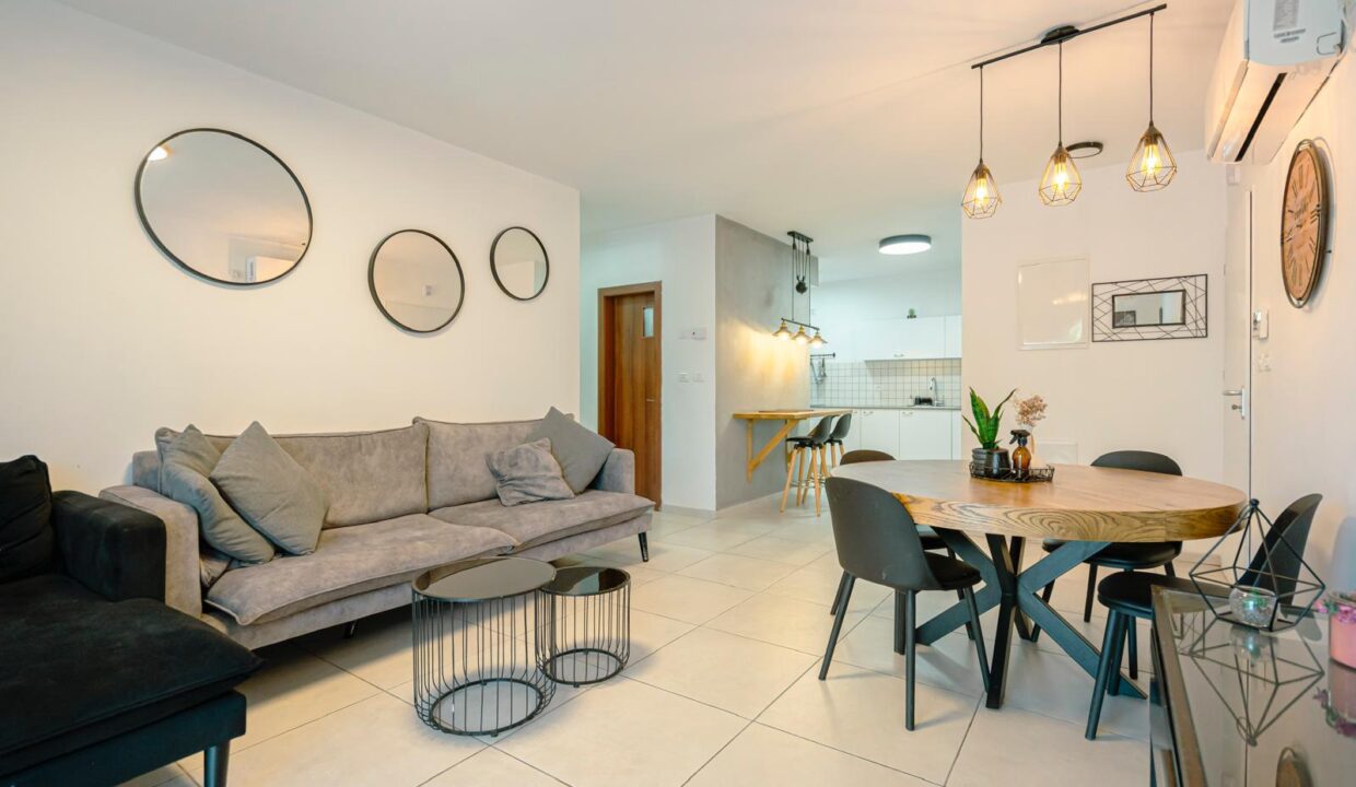 WhatsApp Image 2025-06-04 at 11.04.02 (2)