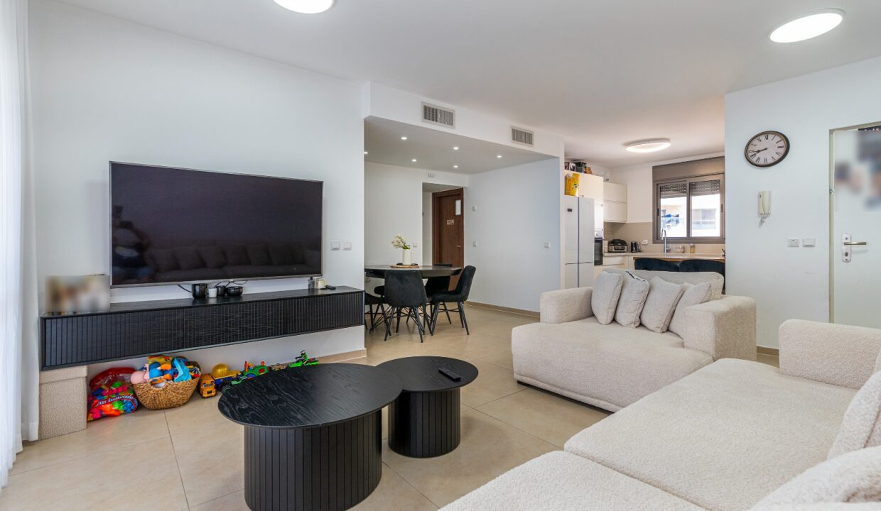 WhatsApp Image 2025-06-22 at 12.08.49