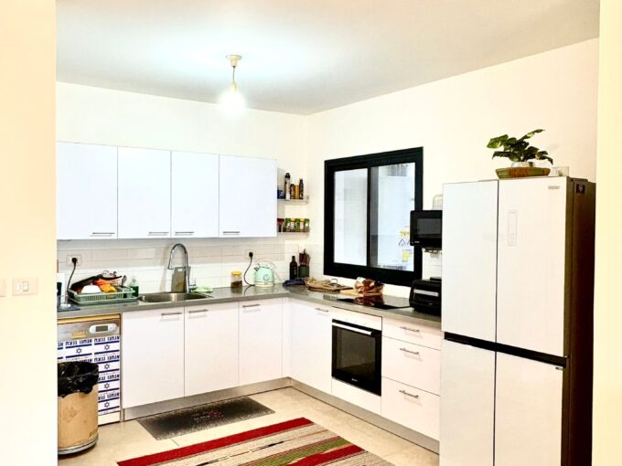 למכירה בחריש דירת 4 חדרים בשכונת הפרחים