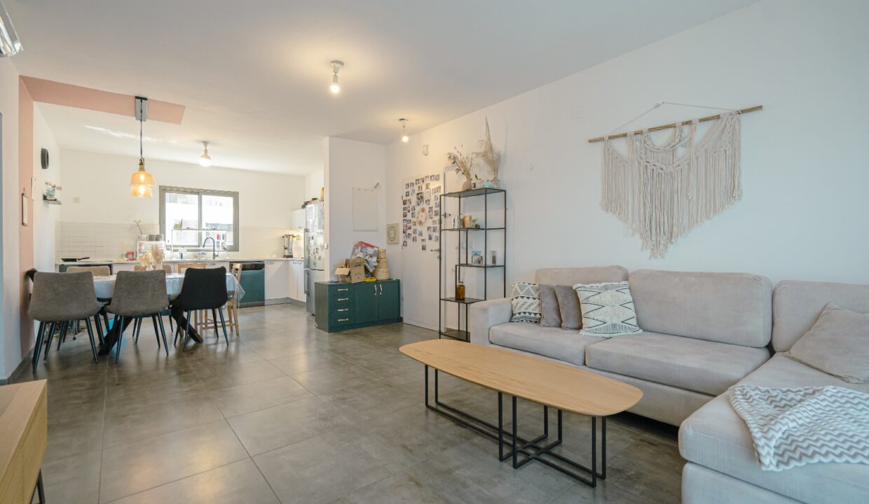 WhatsApp Image 2025-07-22 at 12.55.23 (2)