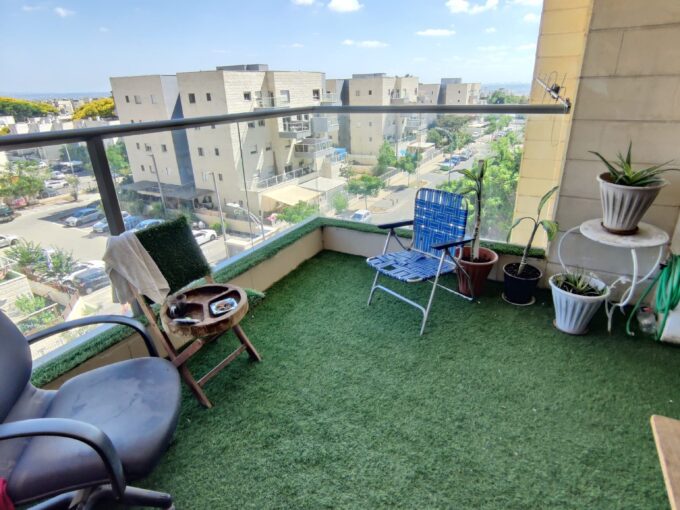 למכירה בחריש דירת 4 חדרים בשכונת החורש קבלן דונה