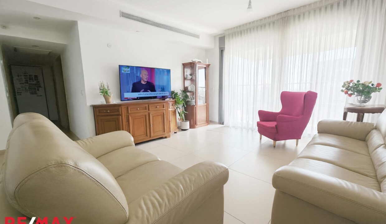 WhatsApp Image 2025-08-19 at 09.54.44 (1)