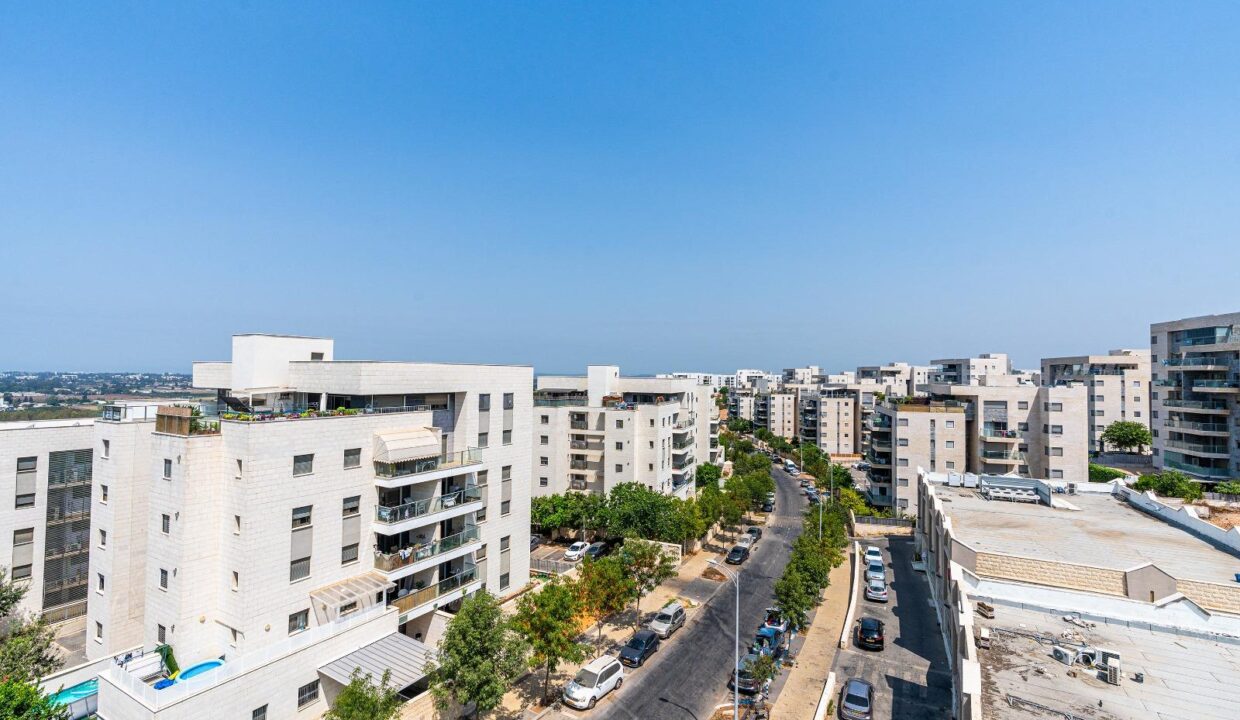 WhatsApp Image 2025-08-25 at 10.02.49 (1)