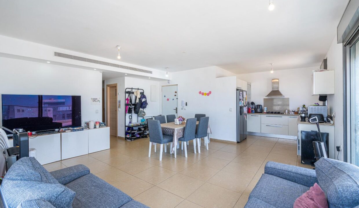 WhatsApp Image 2025-08-25 at 10.02.49 (4)